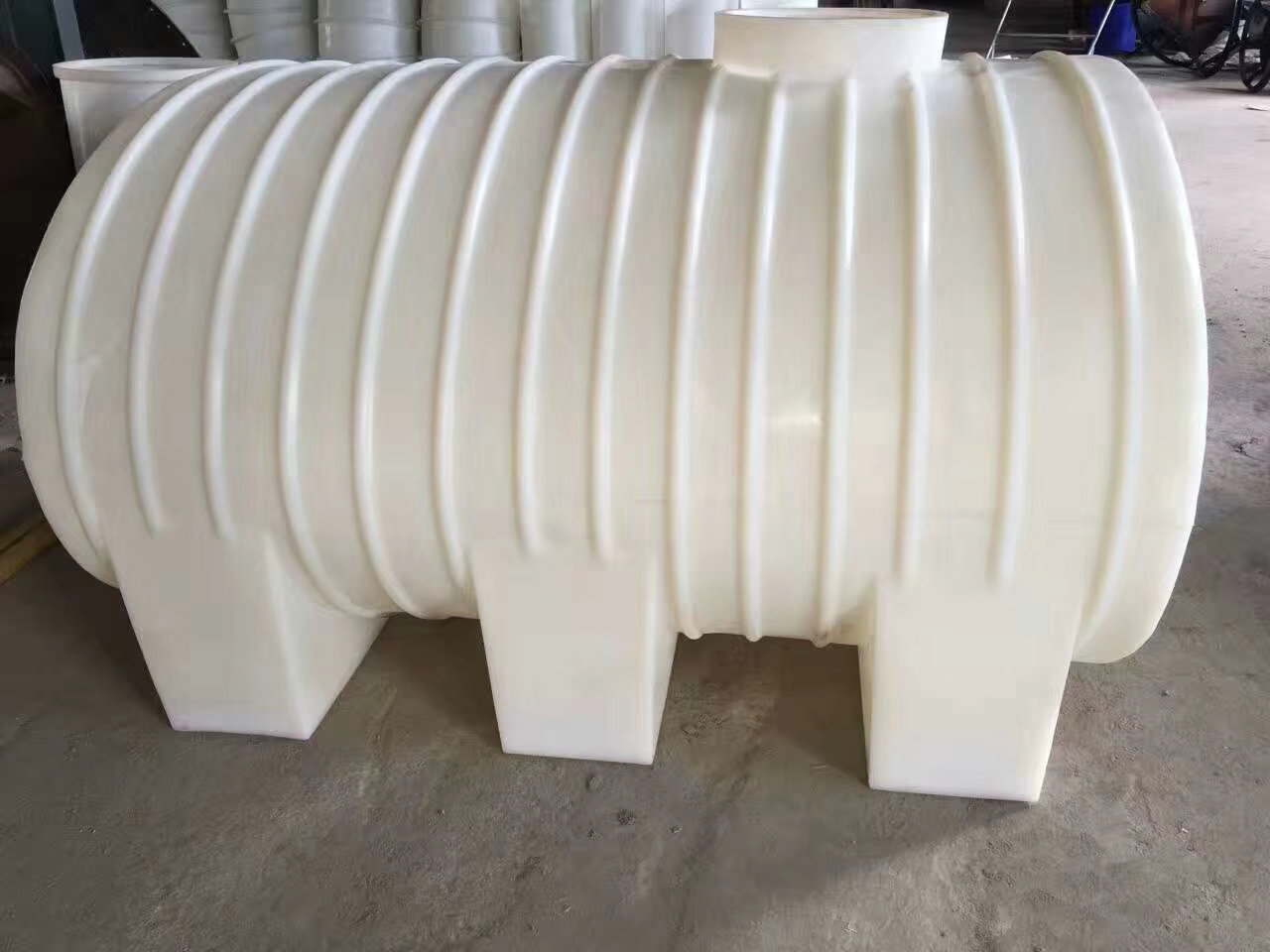 臥式3噸5噸塑料桶，塑料水塔